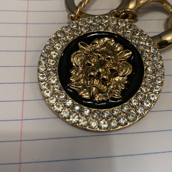 Heavy 70’s style lion large link charm bracelet in gold with clear crystals. - Picture 2 of 6